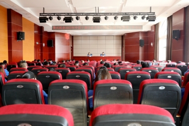 开拓立异 勇往直前 | 优发国际纸业召开2023年度中层干部任命及生产谋划妄想下达治理事情聚会